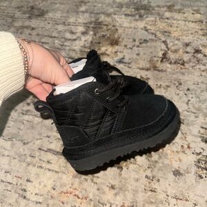 Toddler 7c Black UGGs